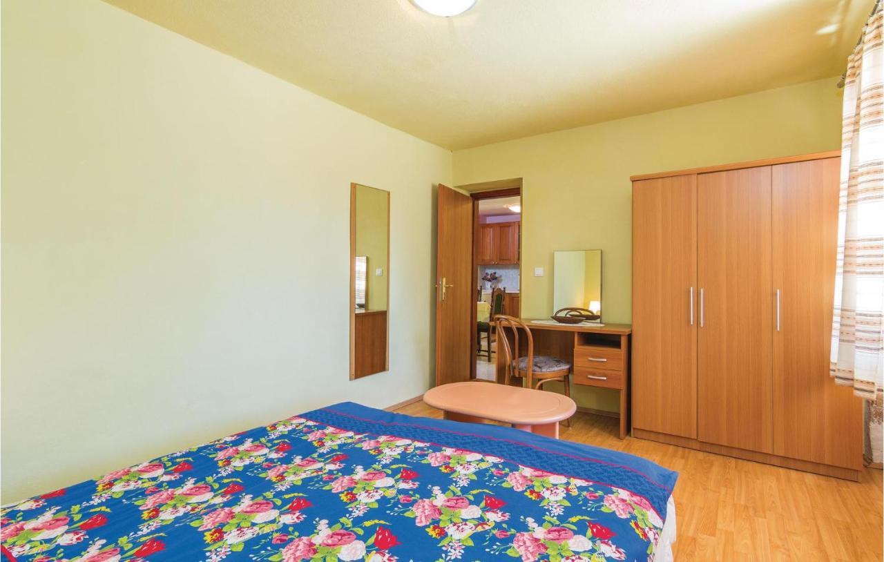 Pet Friendly Apartment In Porec With Wifi Zewnętrze zdjęcie